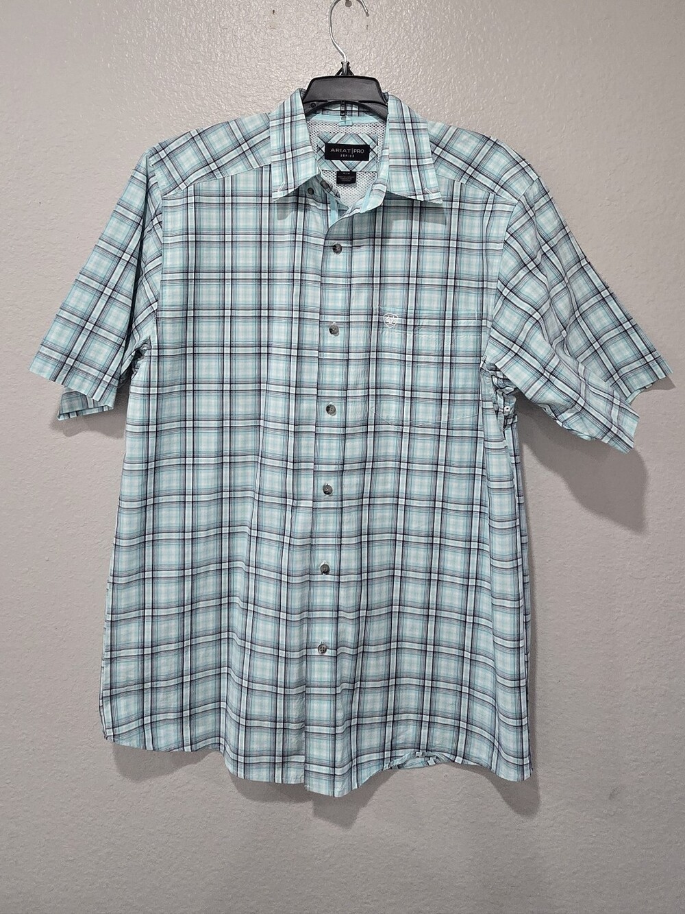 Ariat Pro Series Men's Short Sleeve Button Down Shirt Size Medium, Plaid Pattern